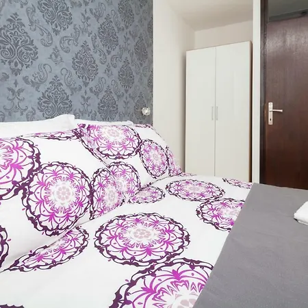Ester Apartman